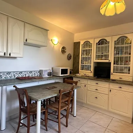 Spacious House With Garden In Сasa de vacaciones